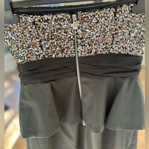 Alice & Olivia Black & Sequin ✨🖤Peplum Cocktail dress! 🥂 - Picture 11 of 13
